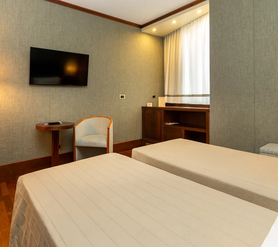 <outdoor pool equinox hotel